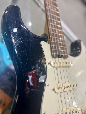Fender - American Elite Stratocaster, Rosewood Fingerboard, Mystic Black 3